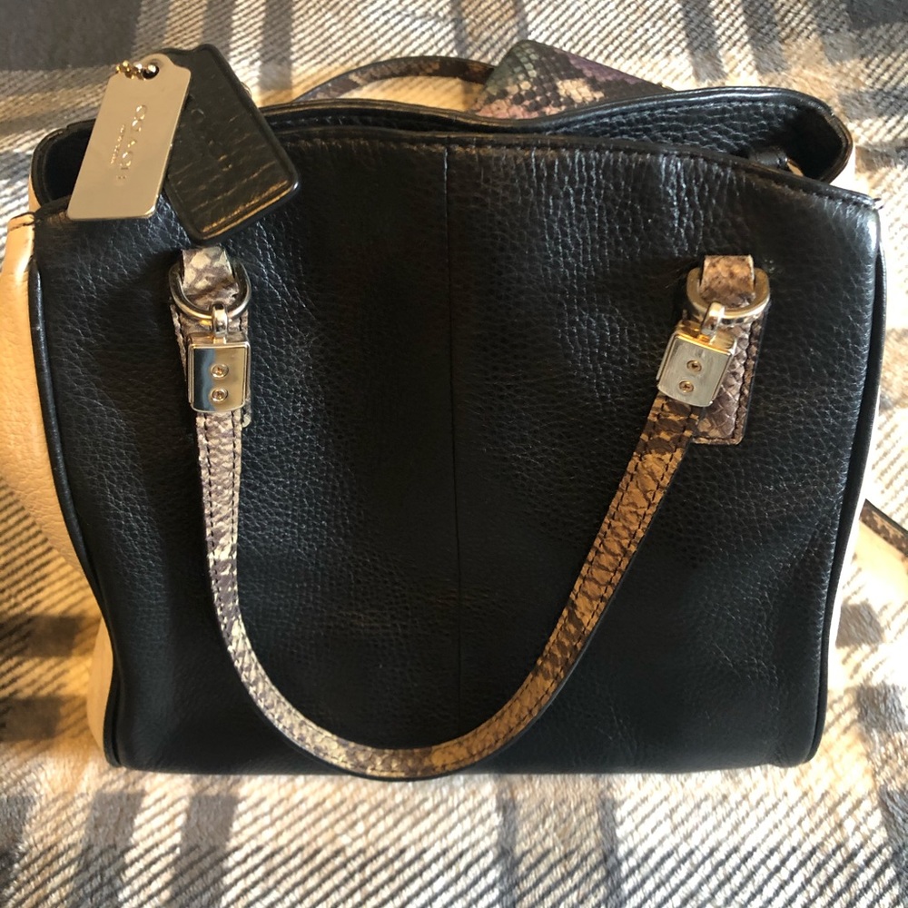 Simple and classic Coach bag - Picture 5 of 5